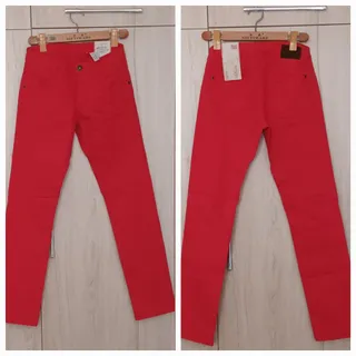 شلوار جین قرمز