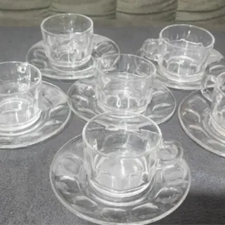 فنجان ونعلبکی فرانسوی