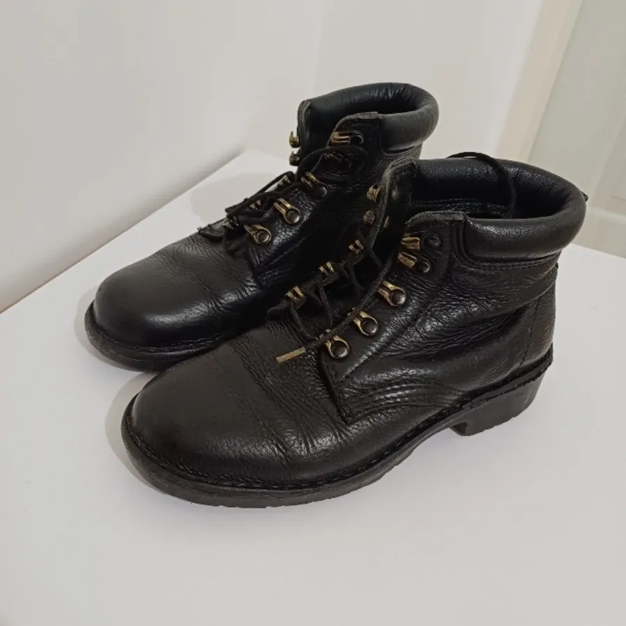 نیم بوت نادرلند