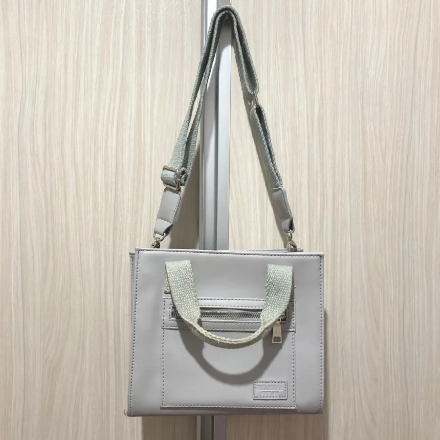 کیف دوشی دستی