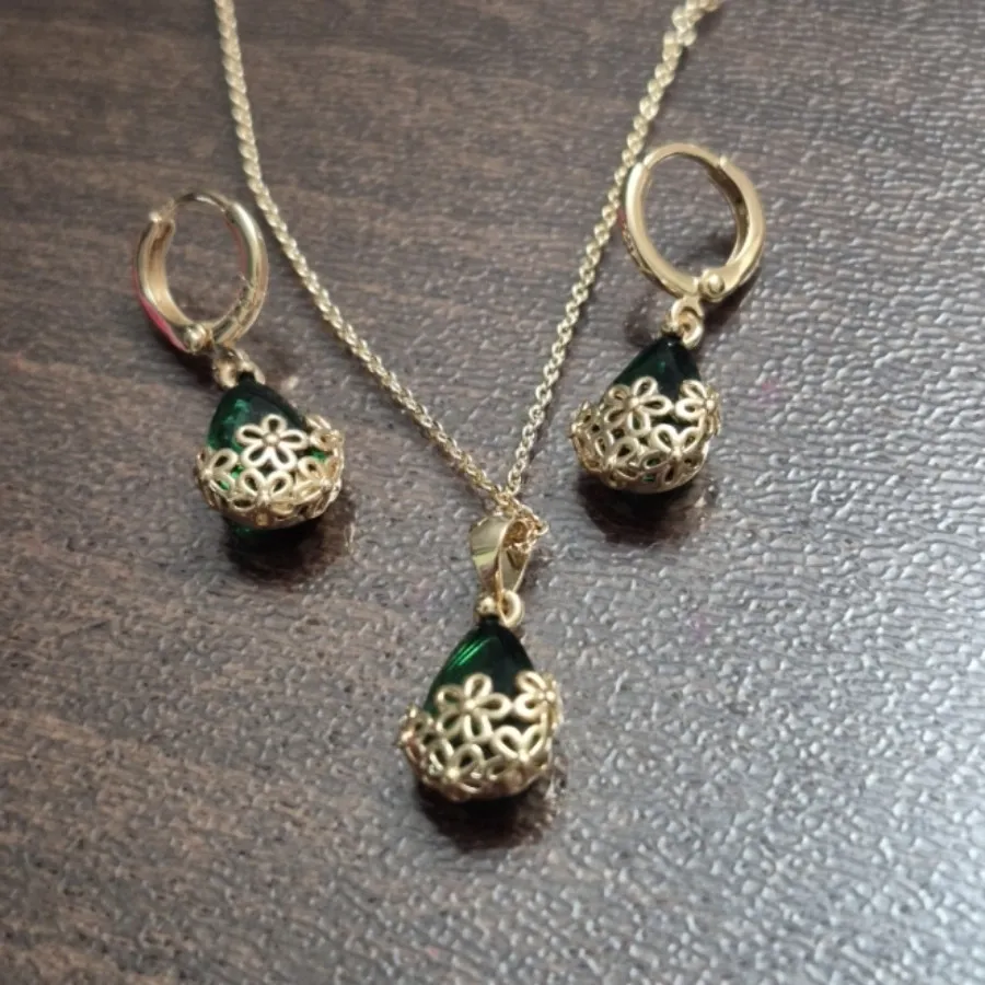 ست گردنبند و گوشواره