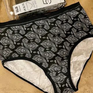 پک شورت نخی R&B