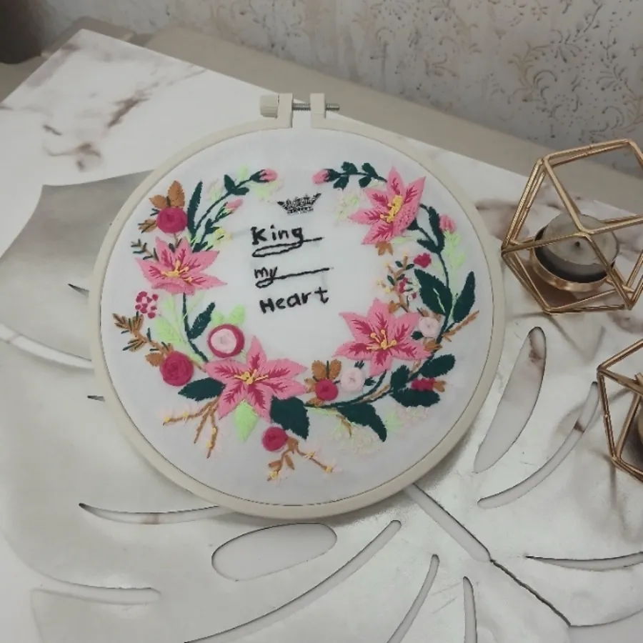 تابلو دیوارکوب گلدوزی