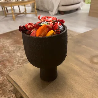 شکلات و شیرینی خوری