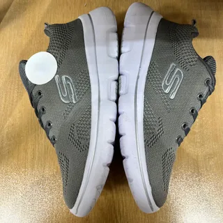 کفش اسکیچرز