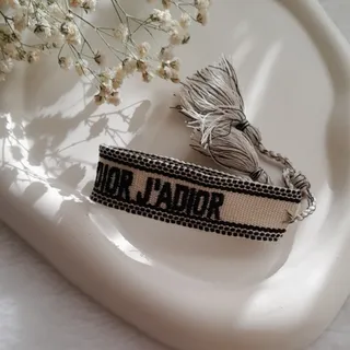 دستبند کریستین دیور