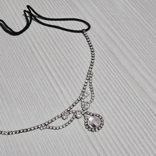 ریسه ی پیشانی نگینی