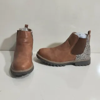 بوت وارداتی