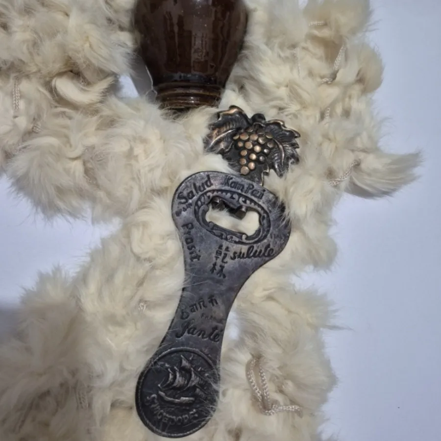 در بازکن آنتیک آمریکایی