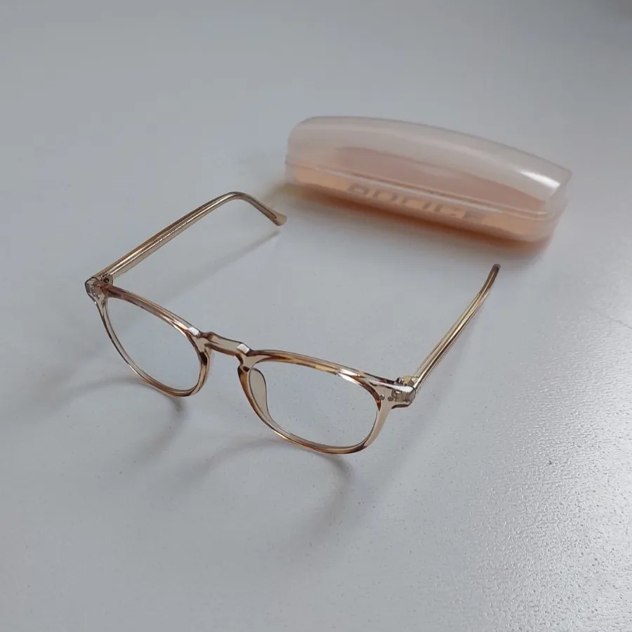 عینک طبی نزدیک بین 1/25