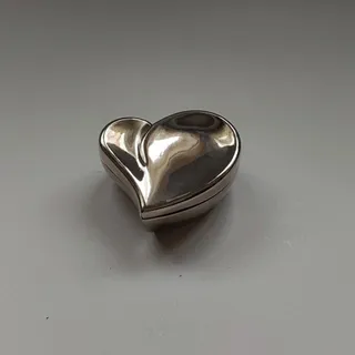 جای زیورآلات قلبی