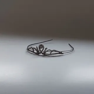 تاج کوتاه نگین دار