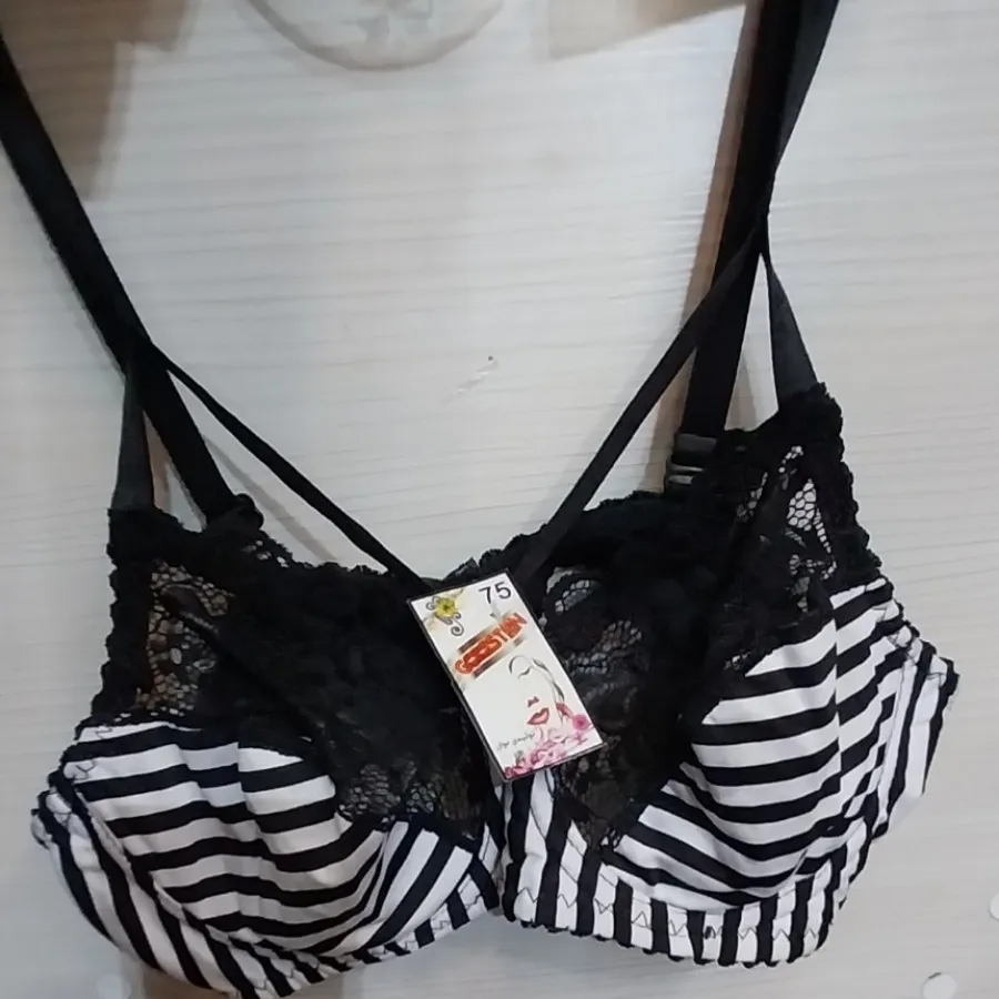 سوتین زیر فنر سیاه سفید