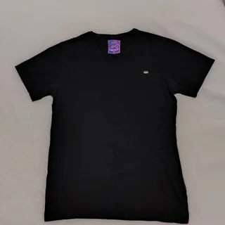 تیشرت مشکی بیسیک