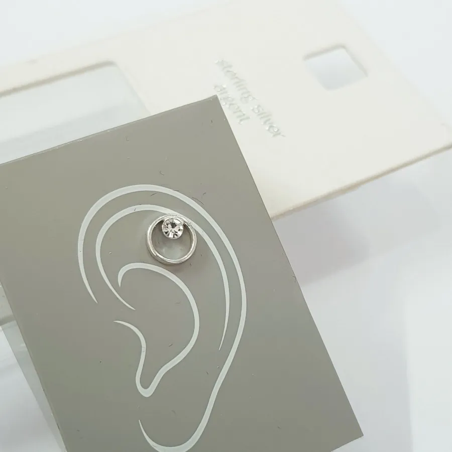 پیرسینگ گوش نقره نگین دار