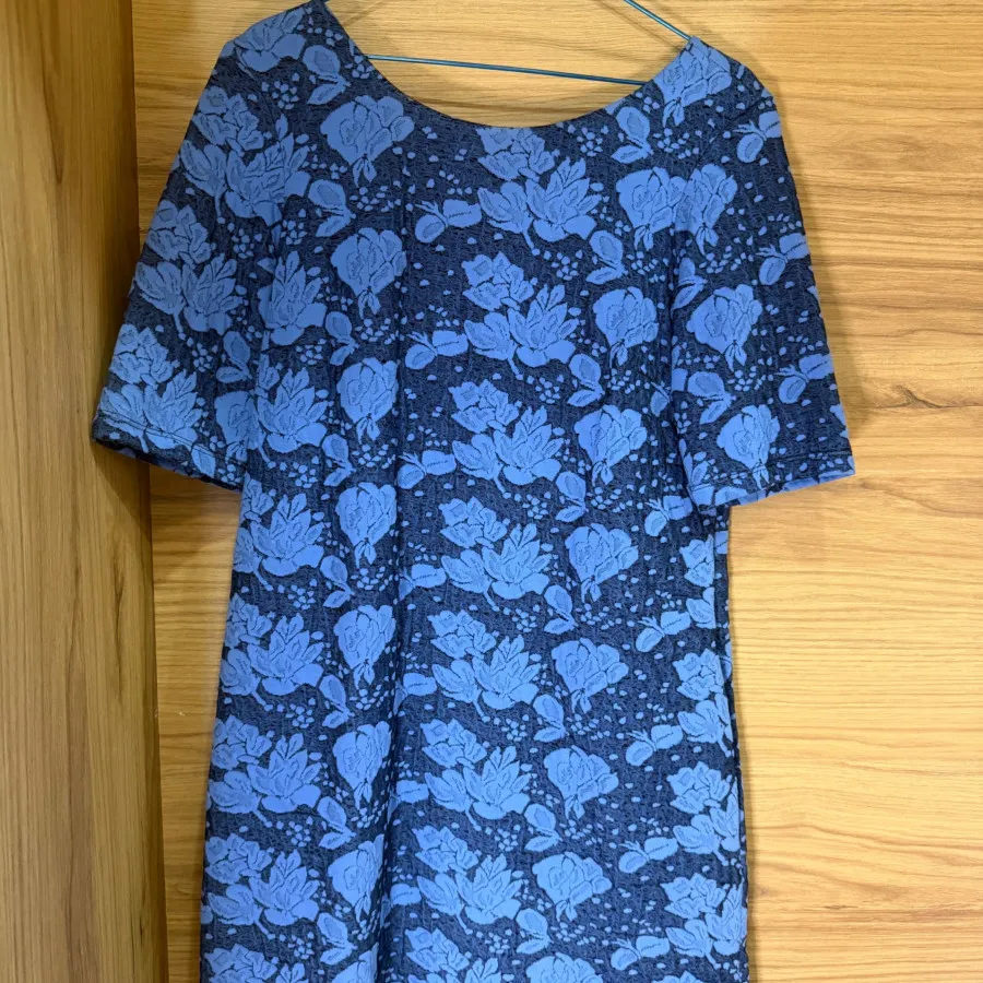 پیراهن آبی خارجی