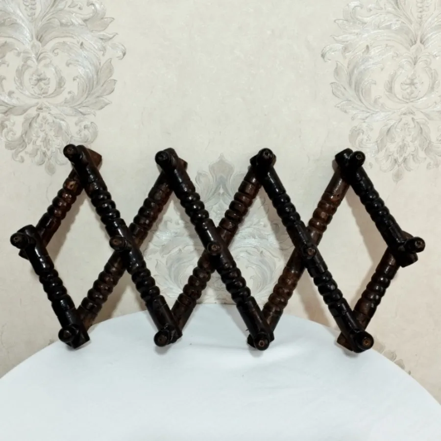 چوب لباسی قدیمی