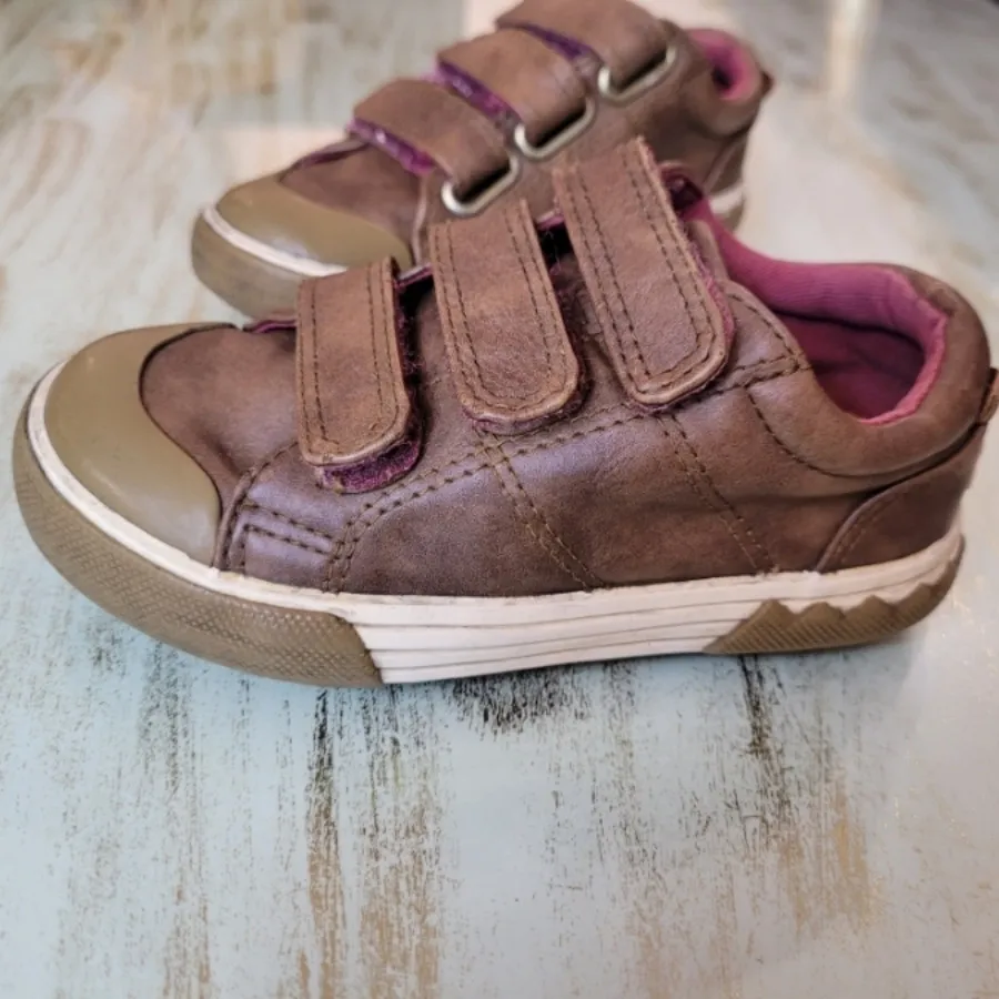 کفش اسپرت بچگانه