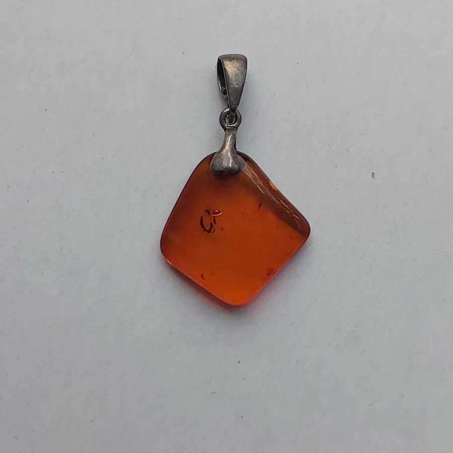 آویز نقره کهربا