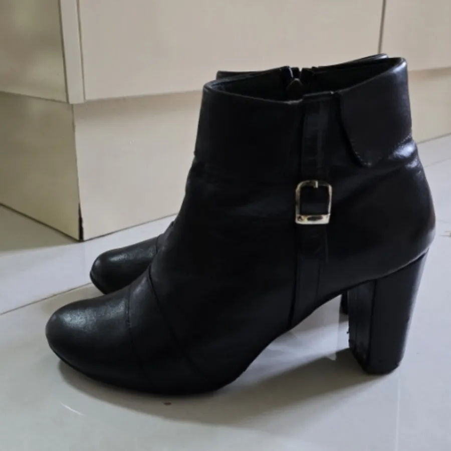 نیم بوت نوین چرم