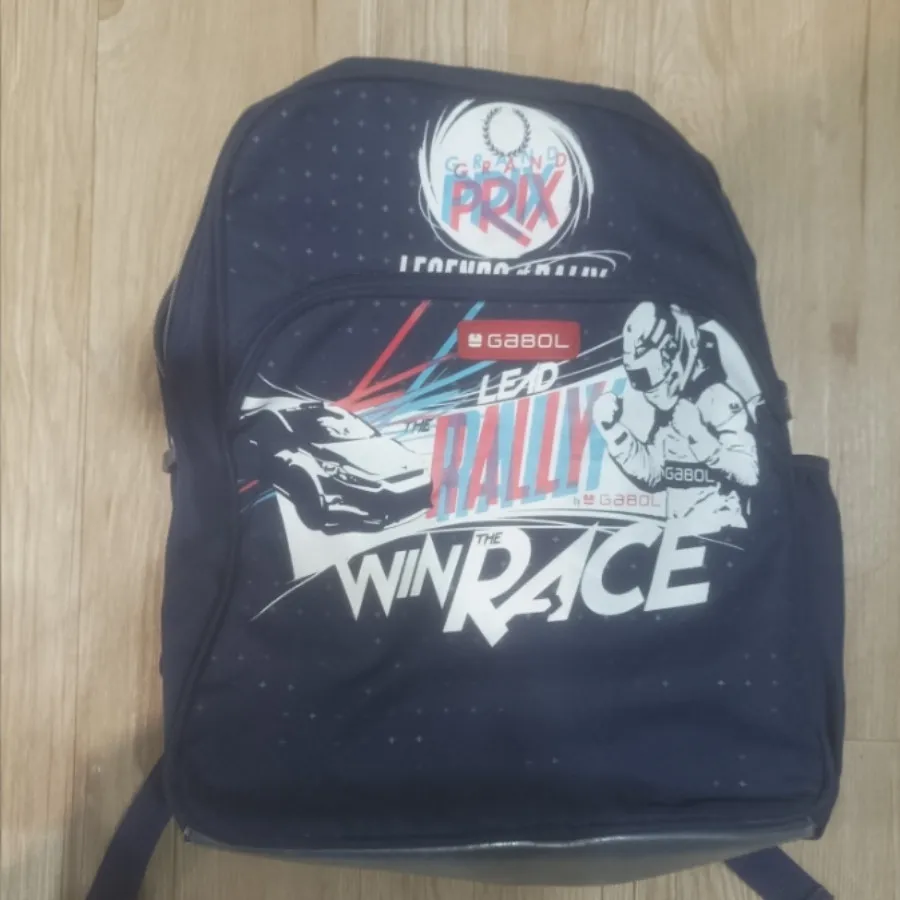 کوله پشتی مدرسه