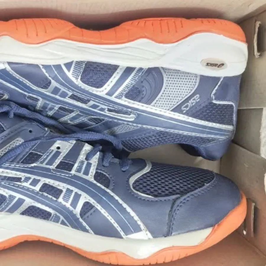 کفش پیاده روی والیبال