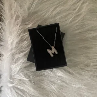 گردنبند حروف M