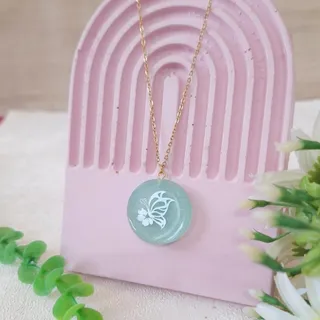 گردنبند رزینی پروانه سبز