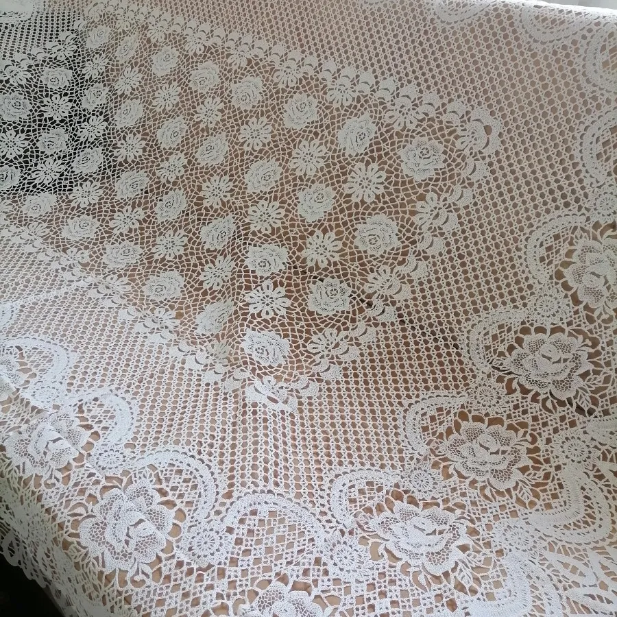 رومیزی تایوانی سفید