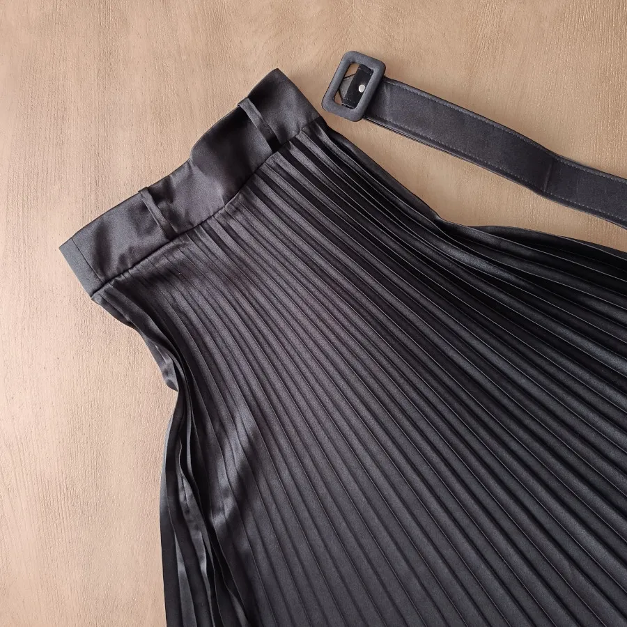 دامن پلیسه مشکی