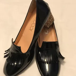 کفش مارکدار