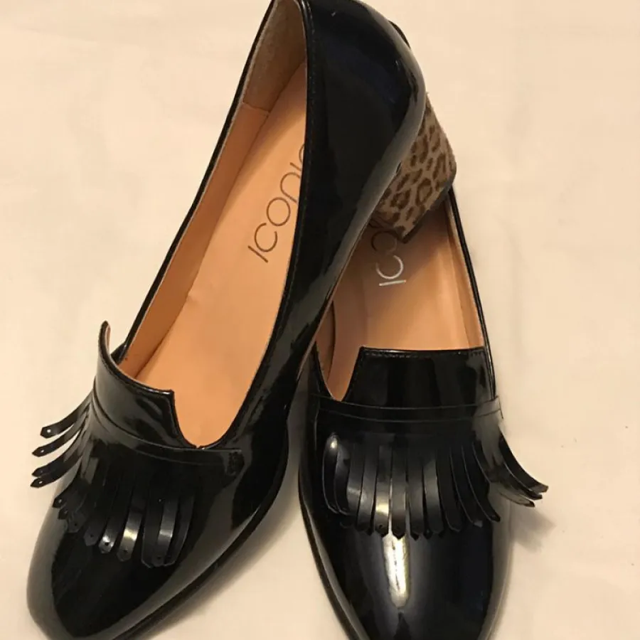 کفش مارکدار