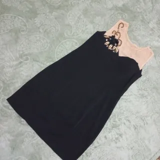 پیراهن منجق دوزی