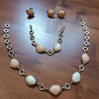 سرویس زیورآلات رنگ ثابت