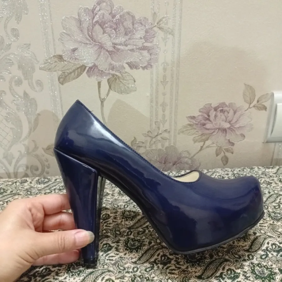 کفش پاشنه بلند سورمه ای