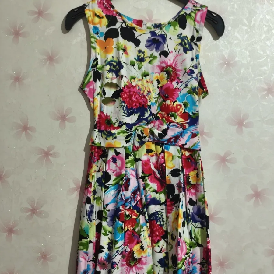 پیراهن گل دار