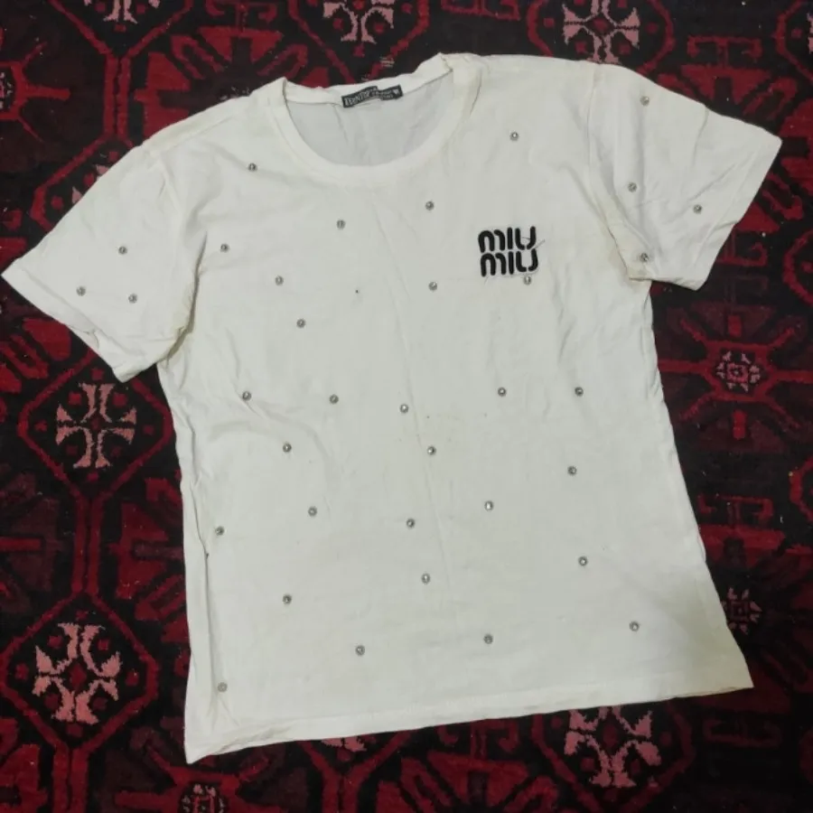 تیشرت نگین دار