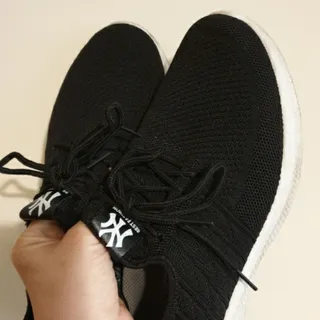 کفش کتونی کشی