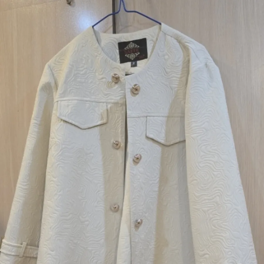 کت وشلوار شیری رنگ