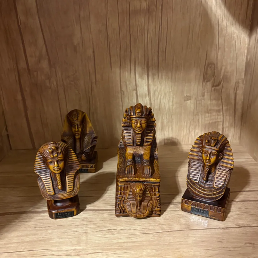 مجسمه چوب خراطی شده