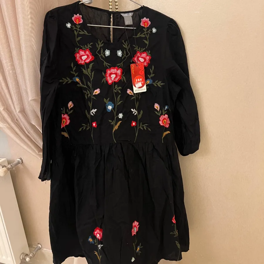 پیراهن نخی گلدوزی