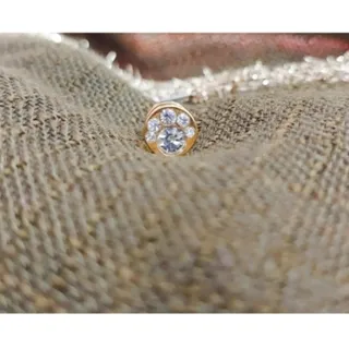 پیرسینگ طلایی نگین دار