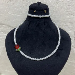 گردنبند ودستبند