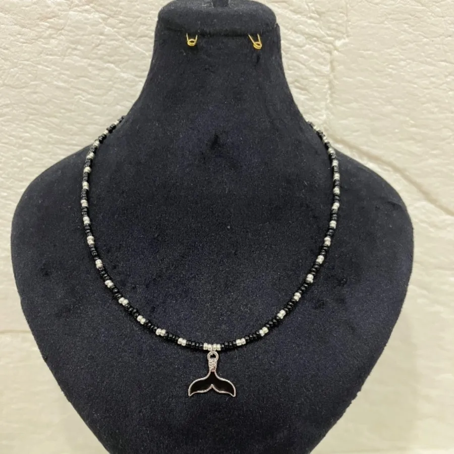 گردنبند دم وال با منجوق