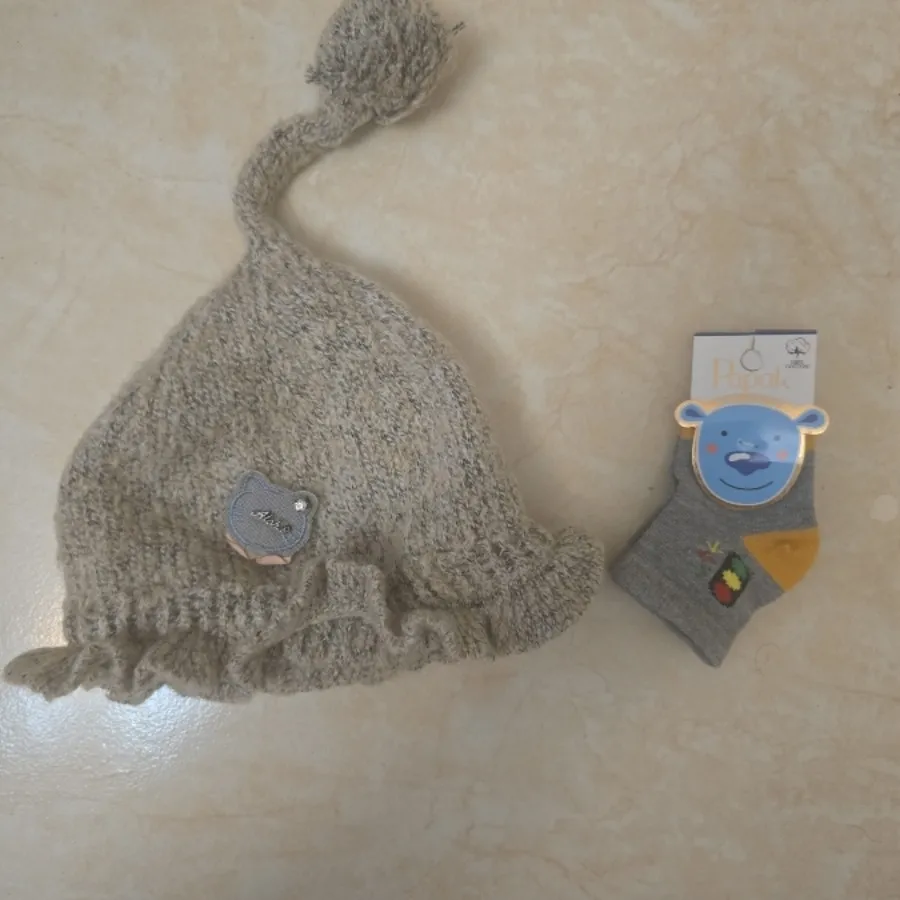 کلاه و جوراب دخترونه