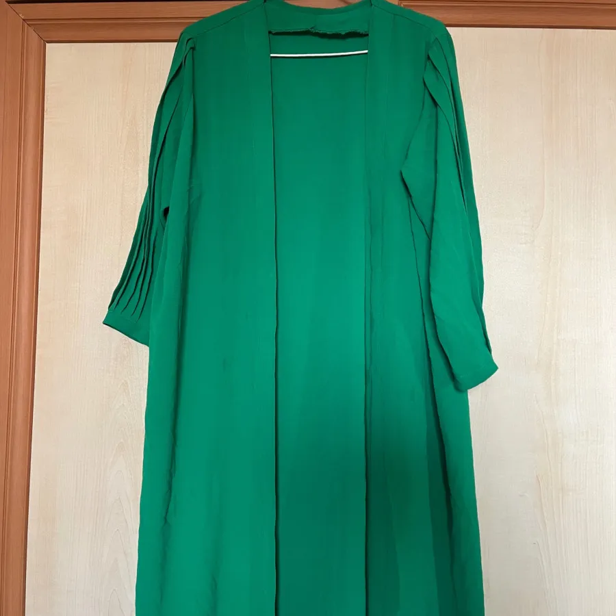 مانتو جلو باز