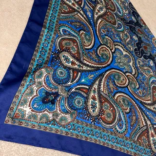 روسری ابریشم آبی کاربنی