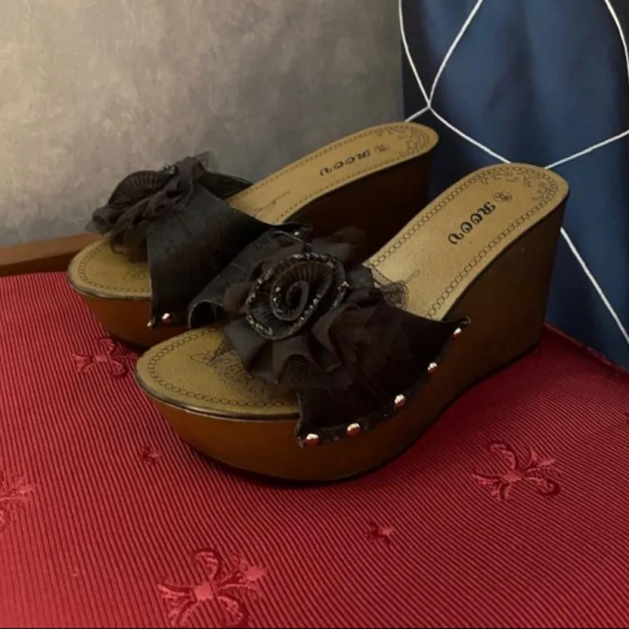 صندل کاملا نو سایز 38