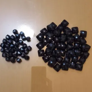 سنگ پلاستیکی و منجوق