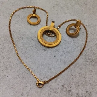 گردنبند و گوشواره